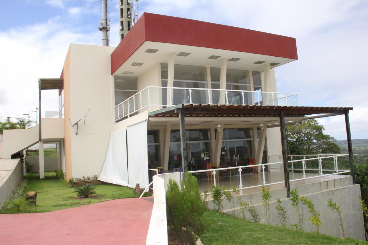 Restaurante panorâmico do Complexo Monte Carmelo em Carmópolis