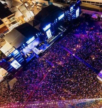 Público e palco do Festival dos Caminhoneiros, em Itabaiana