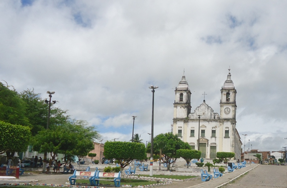 Praça Barão de Maruim e Igreja Matriz de Nosso Senhor dos Passos