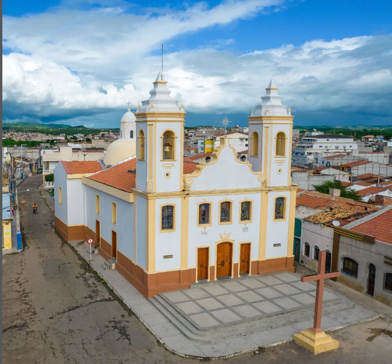 Vista aérea da Igreja Matriz de Nossa Senhora da Conceição em Porto da Folha