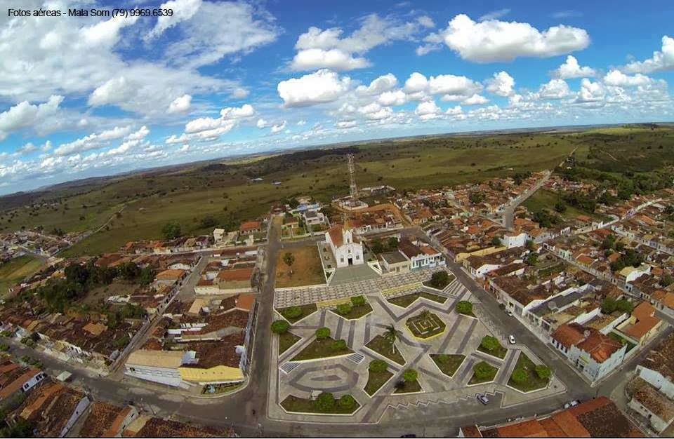 Vista aérea da Praça Nossa Senhora do Amparo em Riachão do Dantas